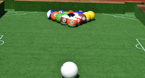 Soccerpool Billiard footballs in size 4 + 3, advertisement balls